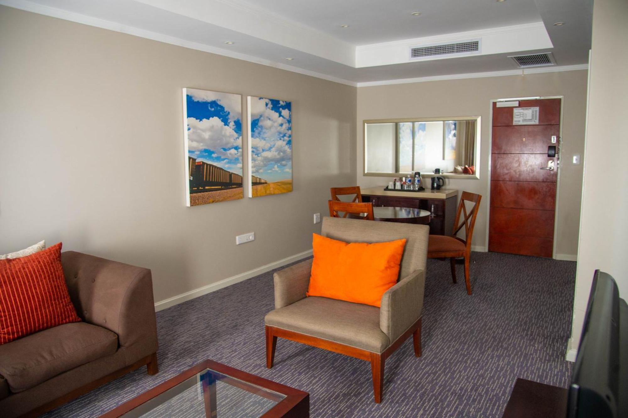 Cresta Mahalapye Hotel Экстерьер фото