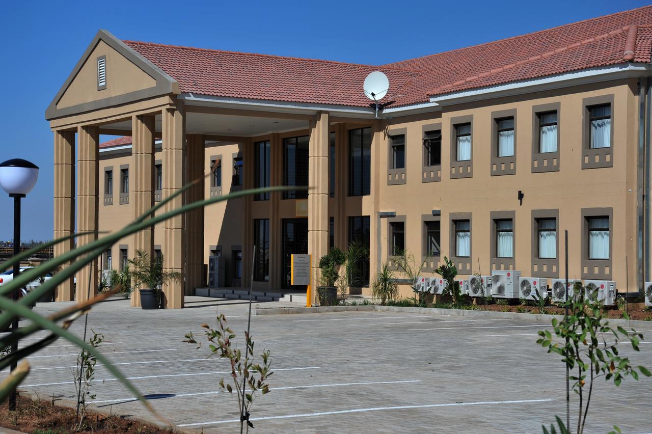 Cresta Mahalapye Hotel Экстерьер фото